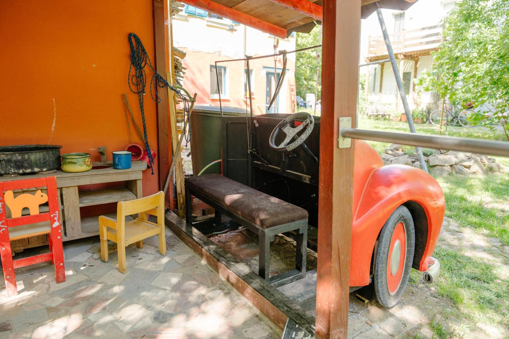 The Upholstery Tinyhouse Deluxe Eco Chalet Kreativ Citynah Chemnitz Bagian luar foto