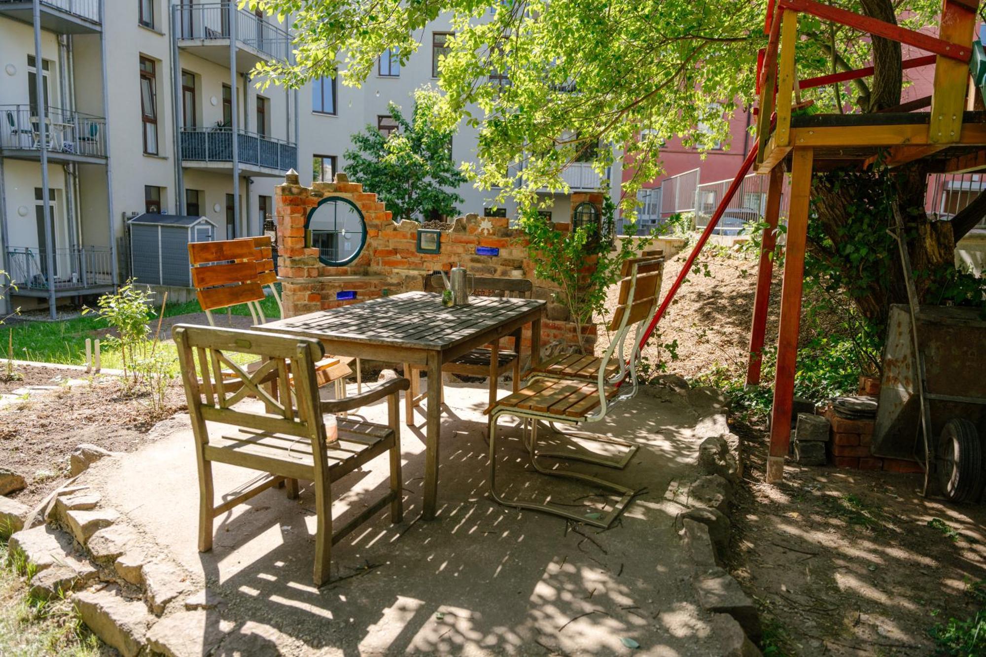 The Upholstery Tinyhouse Deluxe Eco Chalet Kreativ Citynah Chemnitz Bagian luar foto