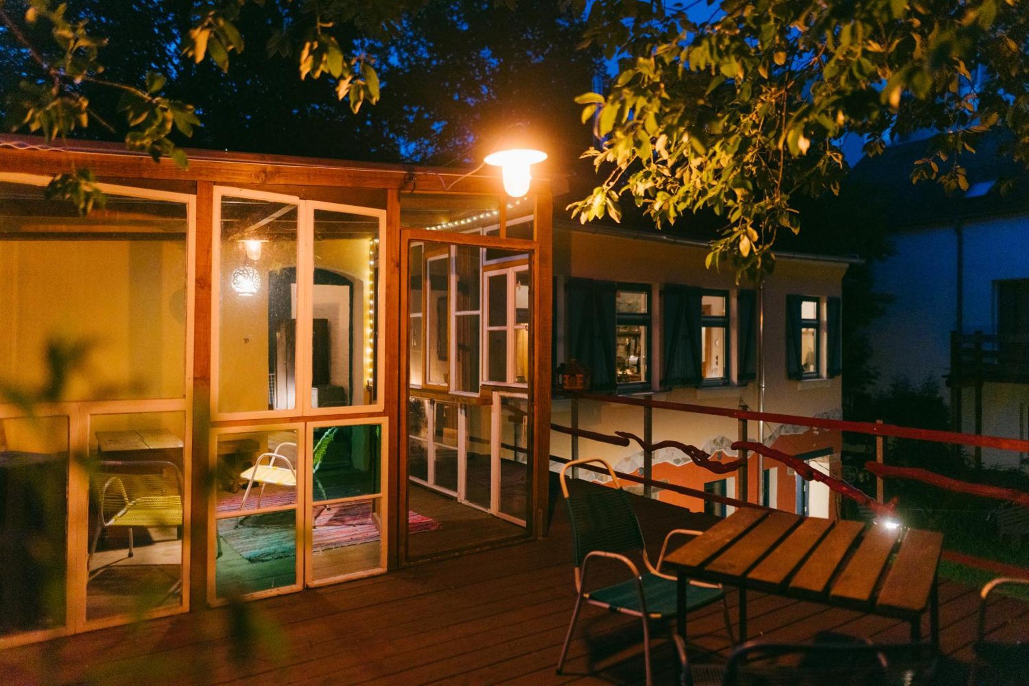 The Upholstery Tinyhouse Deluxe Eco Chalet Kreativ Citynah Chemnitz Bagian luar foto