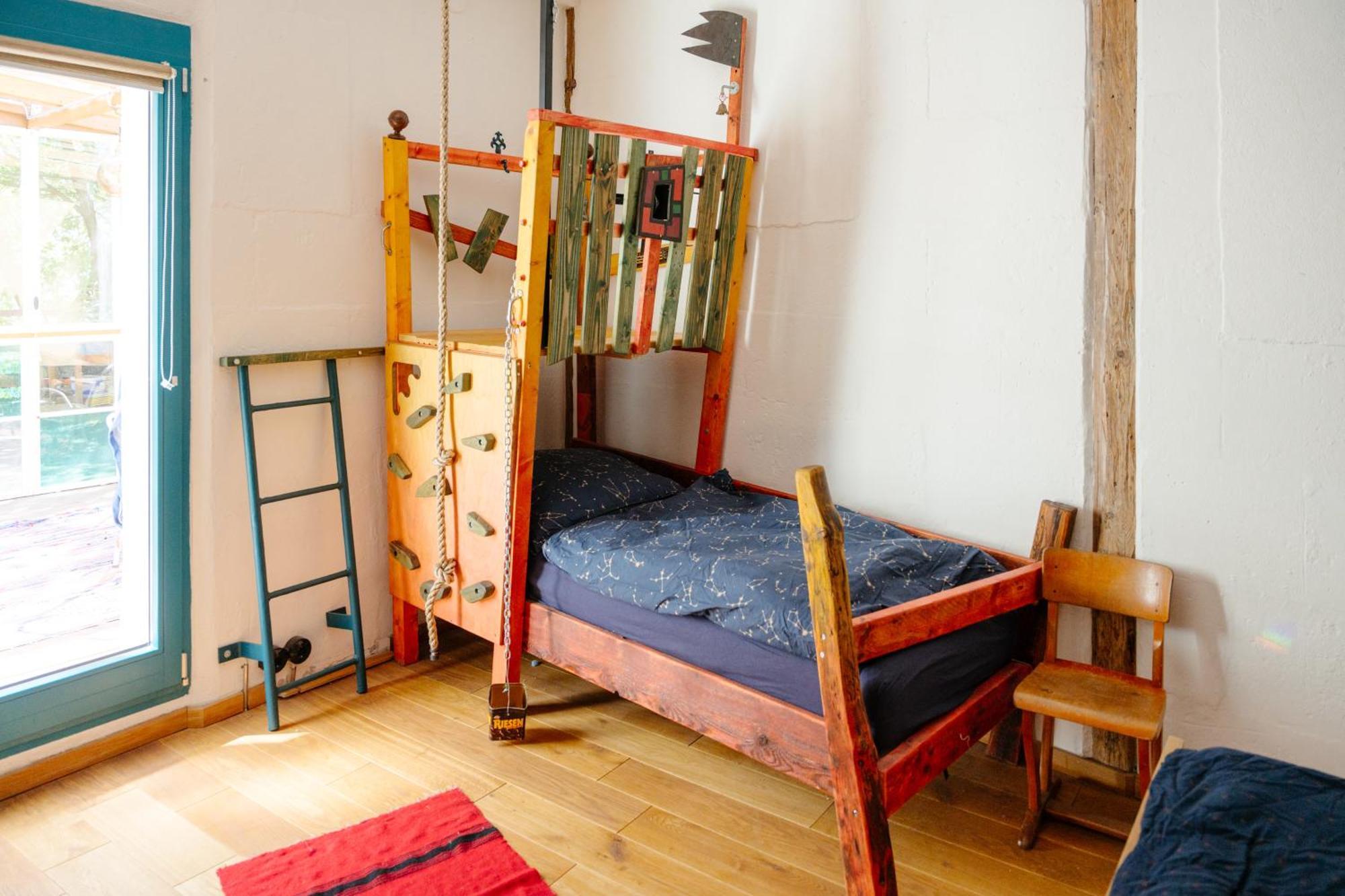 The Upholstery Tinyhouse Deluxe Eco Chalet Kreativ Citynah Chemnitz Bagian luar foto