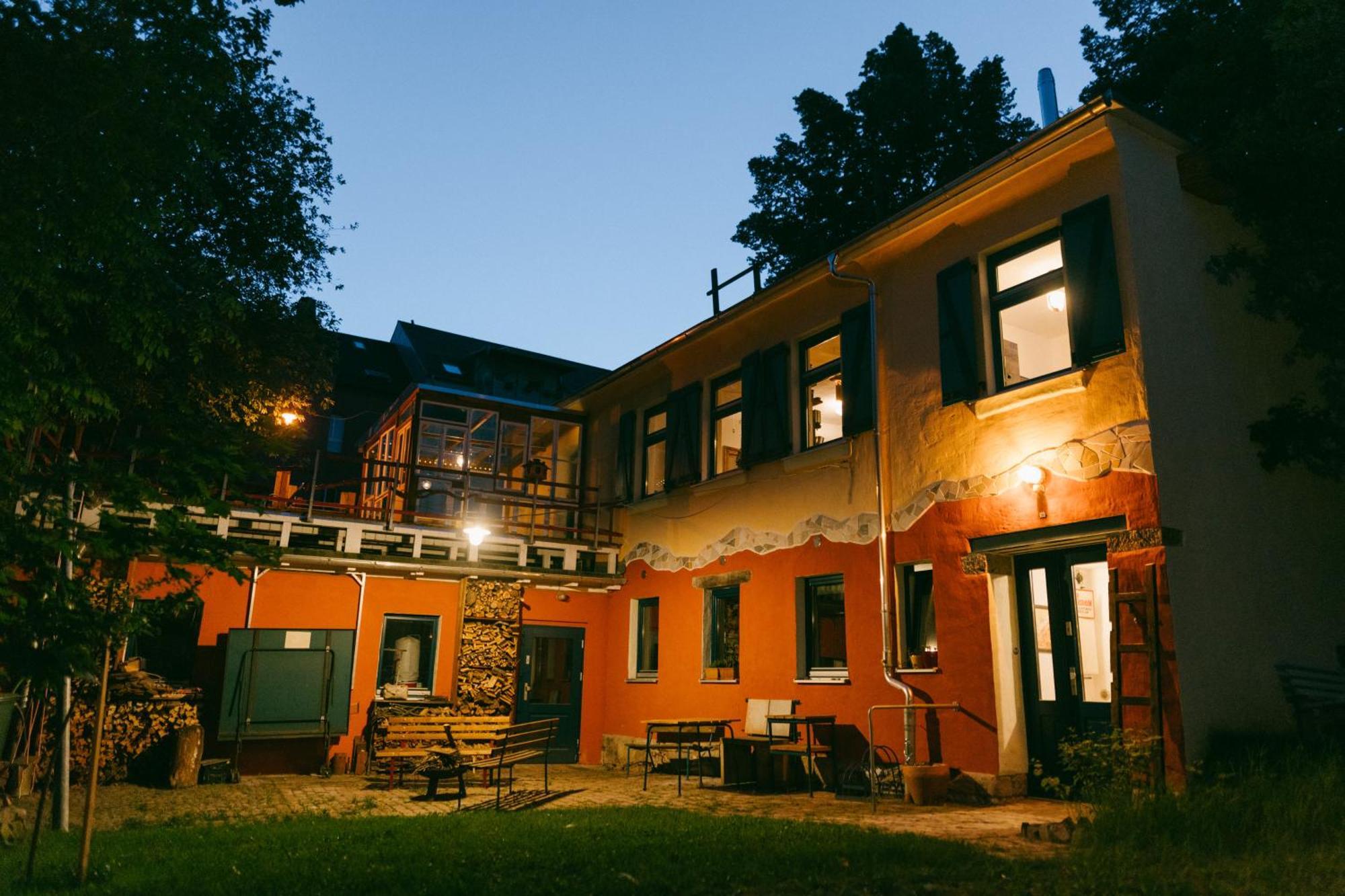 The Upholstery Tinyhouse Deluxe Eco Chalet Kreativ Citynah Chemnitz Bagian luar foto